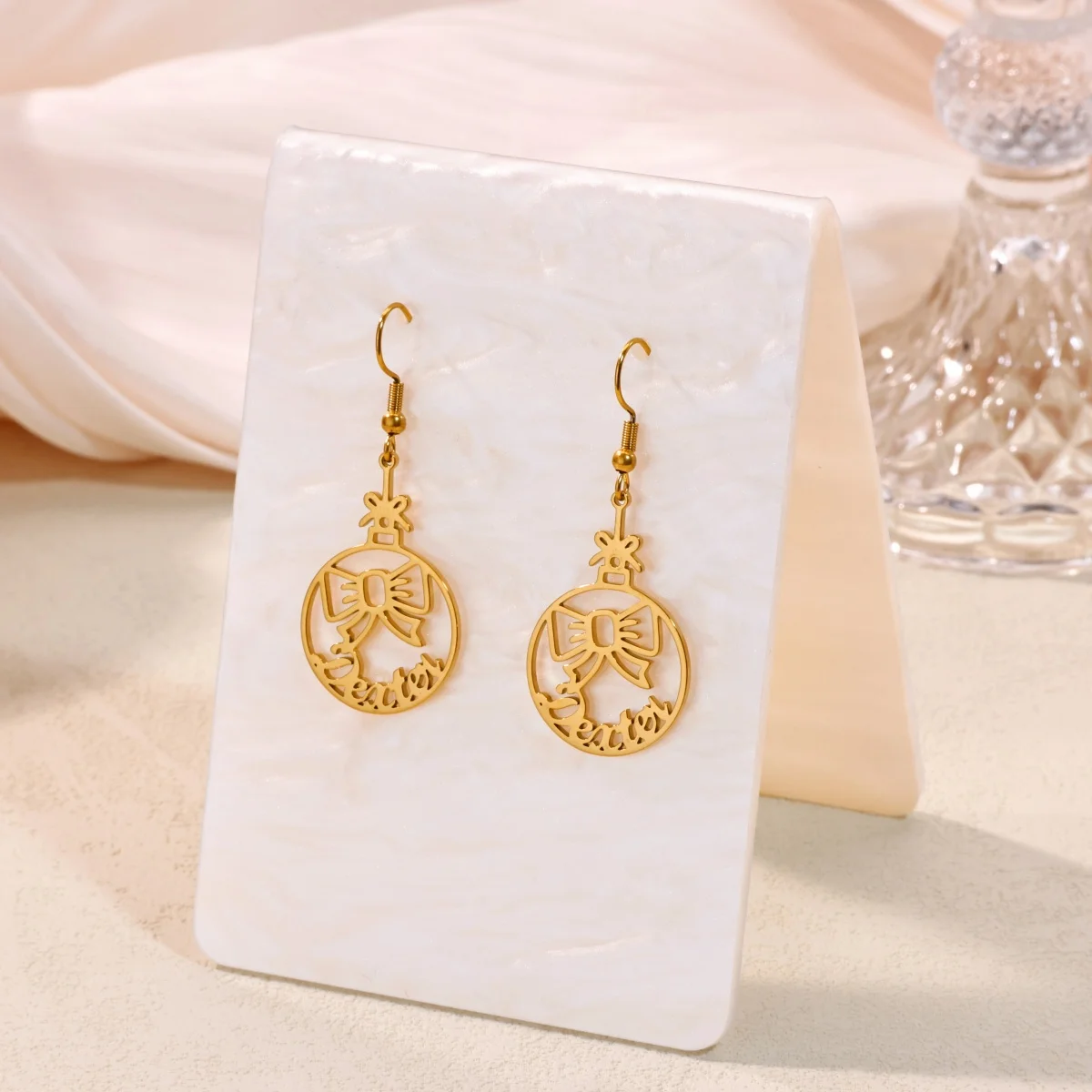 

Customized Bow Name Stud Earrings For Women Stainless Steel Gold Color Round Cute Bow Nameplate Jewelry Christmas Accessories