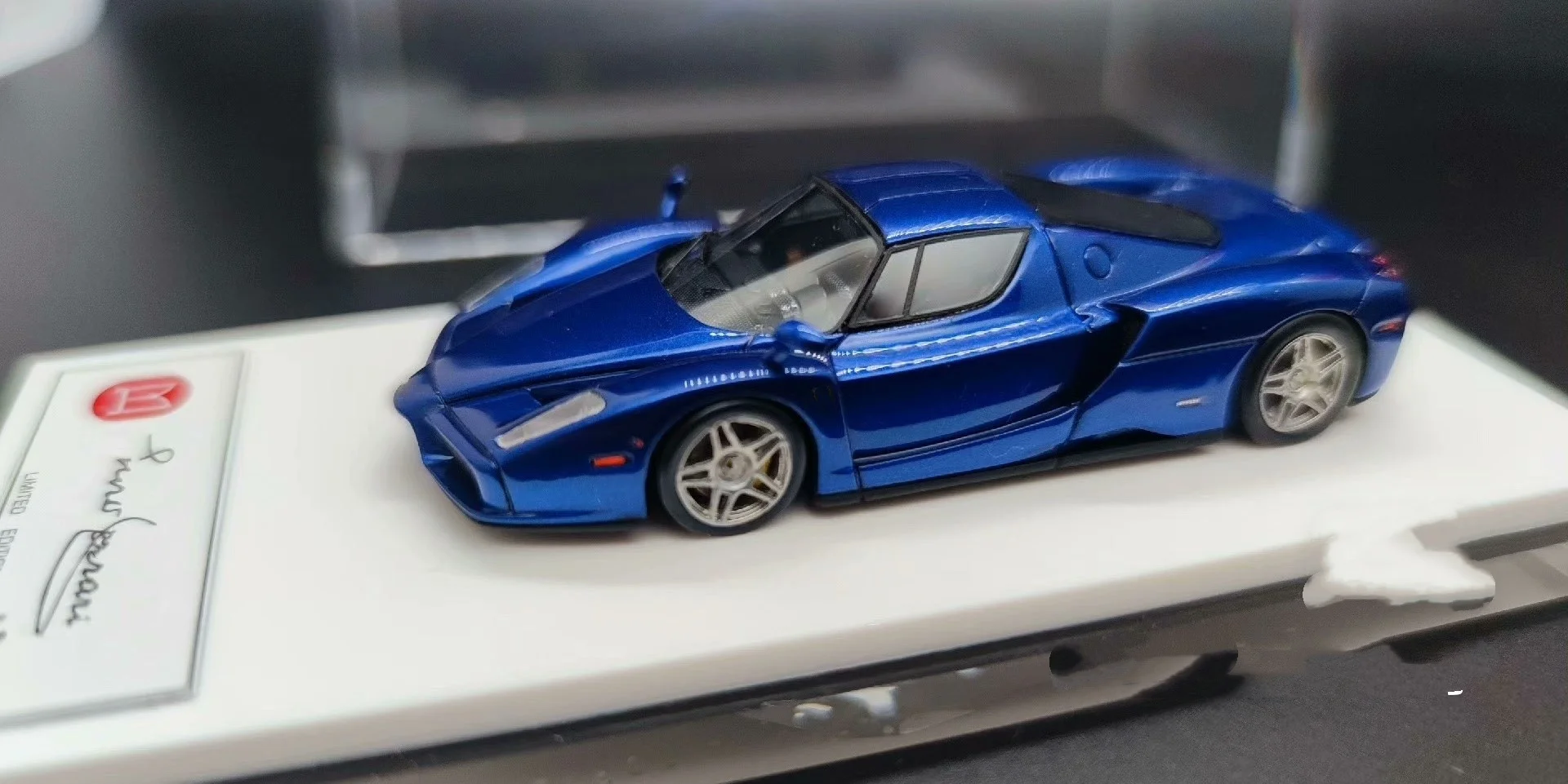 DMH 1/64 Enzo Metal Blue out-of-print resin classic children's gift ornament