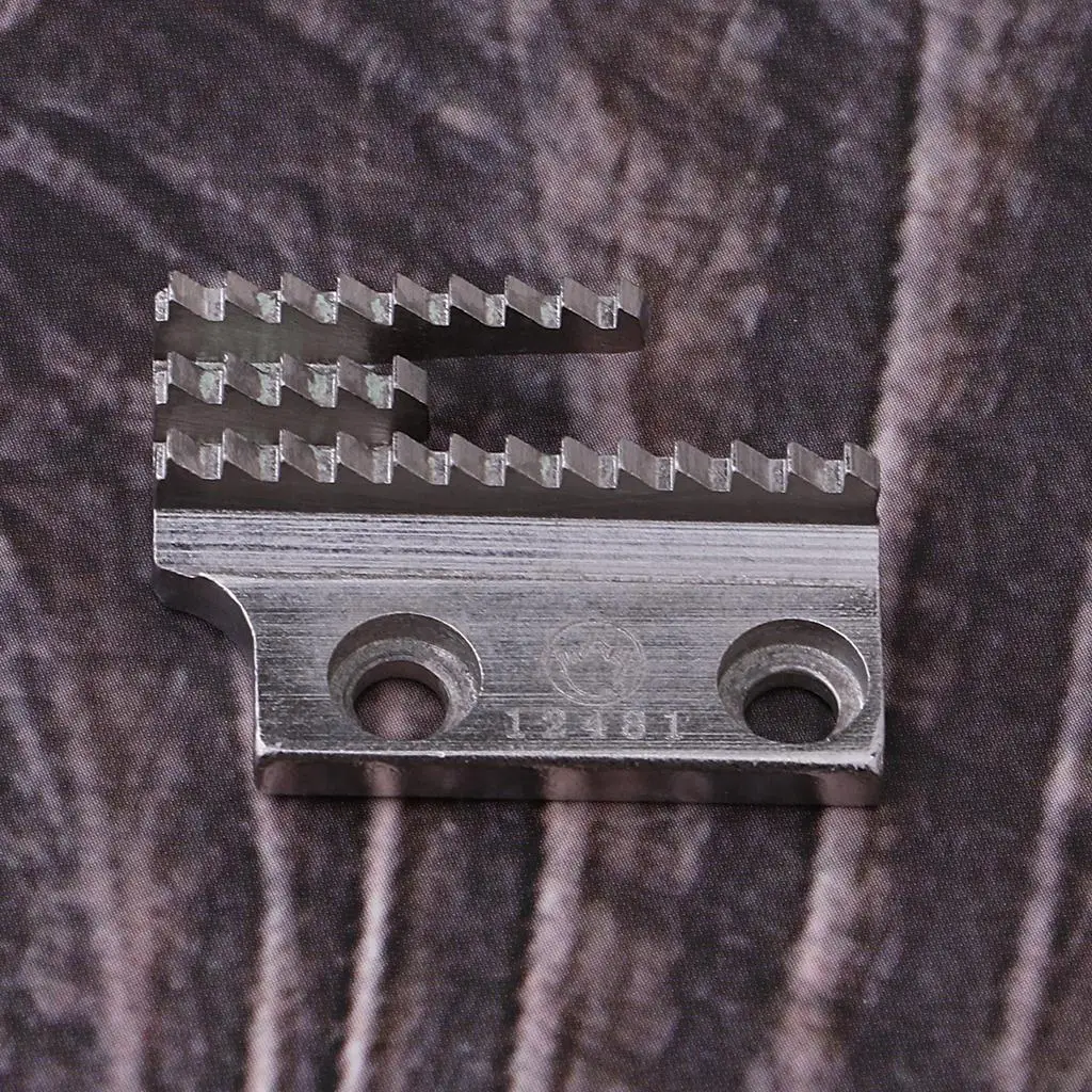 Flat Bed Sewing Machine Feed Dog Iron Sewing Machine Part 13 Teeth Replacement for Industrial Lockstitch Flat Bed Sewing Machine Feed Dog Iron Sewing Machine Part 13 Teeth Replacement for Industrial Lockstitch