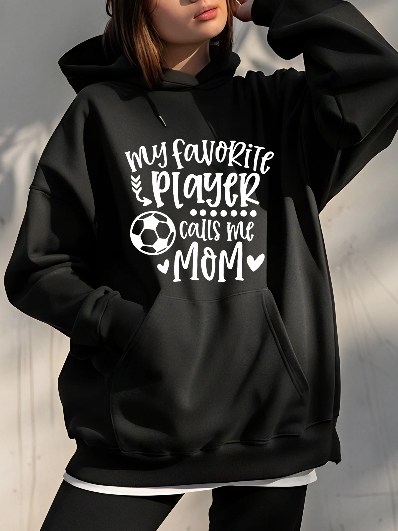 

Толстовка с капюшоном для мамы в футбол, толстовка с принтом «Мой любимый игрок зовет меня маму», женский повседневный пуловер, спортивный стиль, подарок для мамы