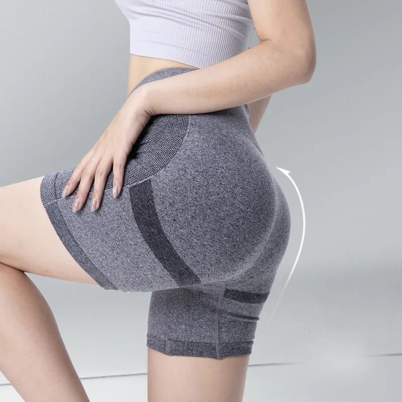 Hoog getailleerde perzikkleurige hippe fitnessshorts voor hardlopen en training voor dames, ademende, zweetafvoerende yoga driedelige shorts