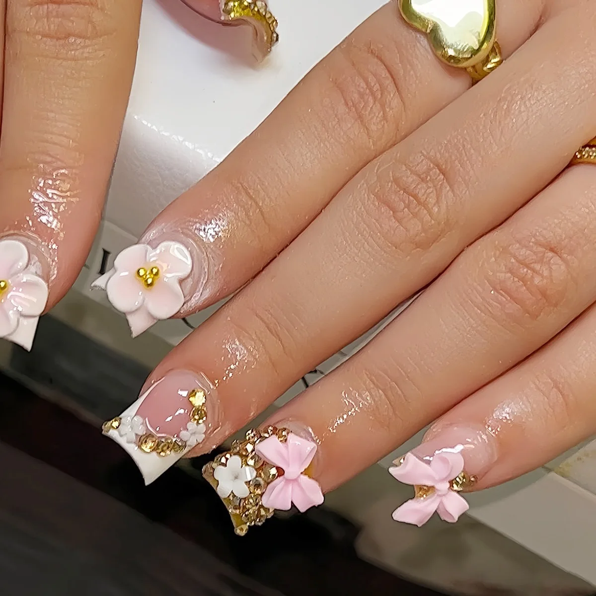 

24pcs Squoval Press on Nails Flower False Nails Wearable Stick-on Nails Fake Tips Bow glitter Design False Nail for Women