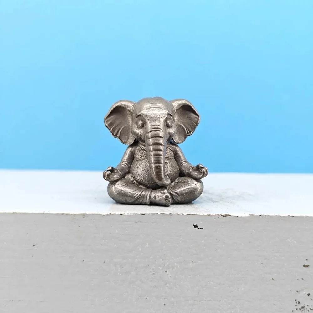 Oxidized Vintage Brass Meditating Elephant Mini Figurine Zen Animal Statue Desk Decor Ornament Gift for Home Office