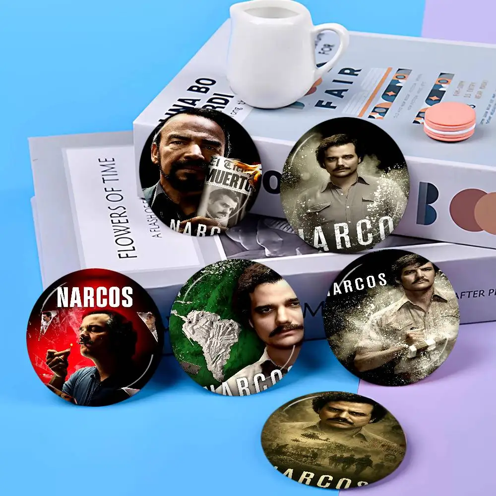 Narcos TV Series Pablo Escobar Soft Button Pin Bright Printed Icon Gift For Friends Badge Collar Brooch Lapel Pin Metal