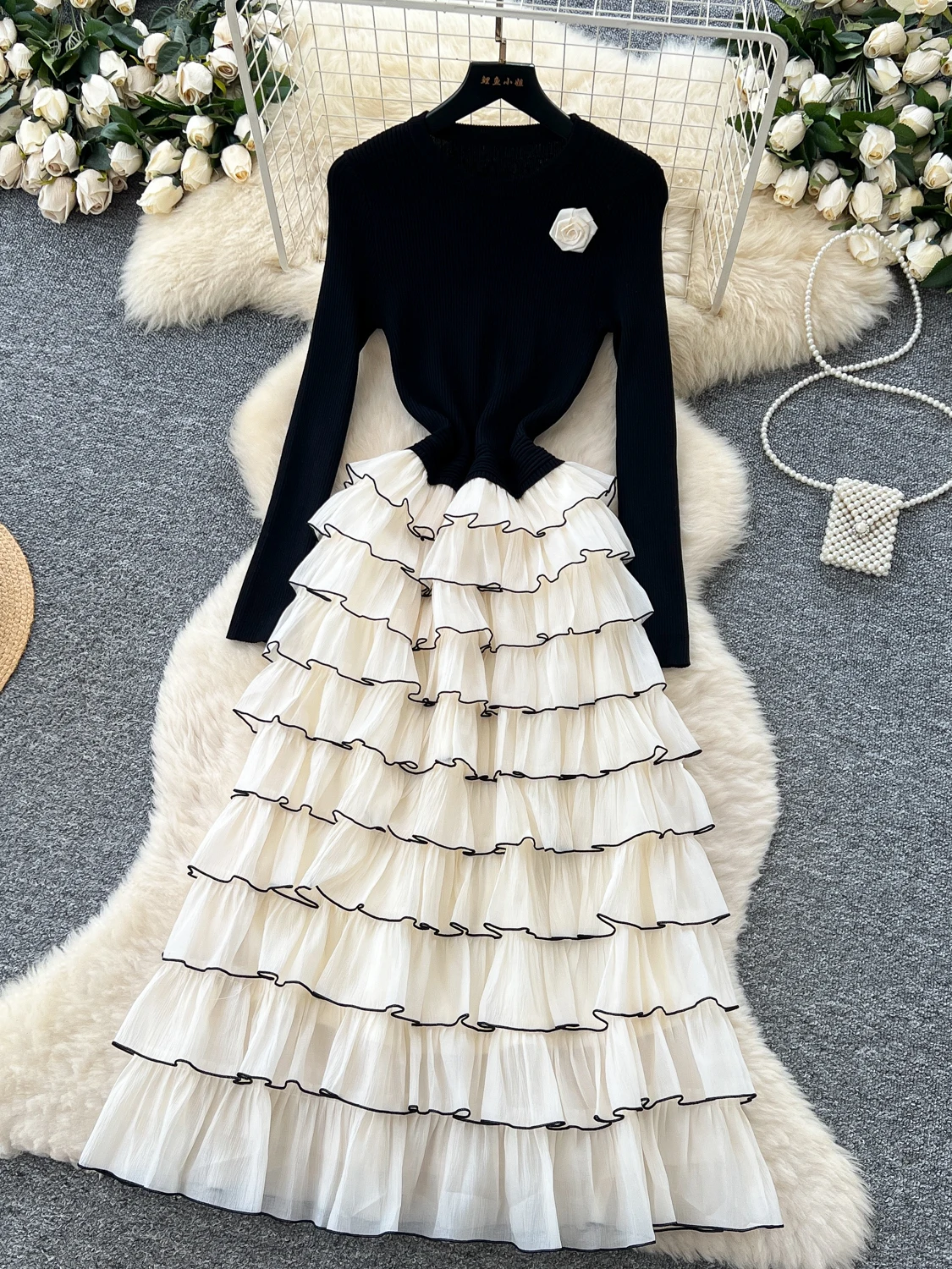 Vestido E de Malha com Manga Longa e Decote Redondo, Estampa Floral, Vestido de Camadas Estilo Bolo, Adequado para o D...