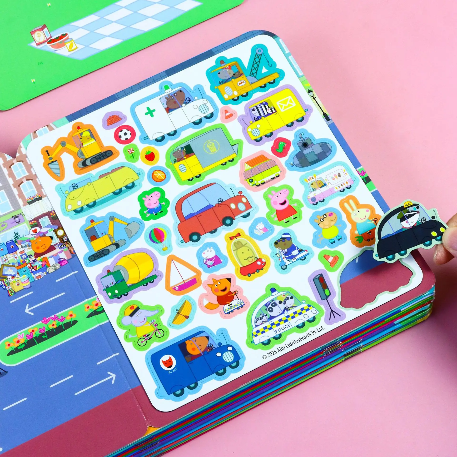 2026 Peppa Pig New Magnetic Stickers Quiet Book for Parent-Child Interaction DIY Handmade Costume Changing Educational Toy view 3