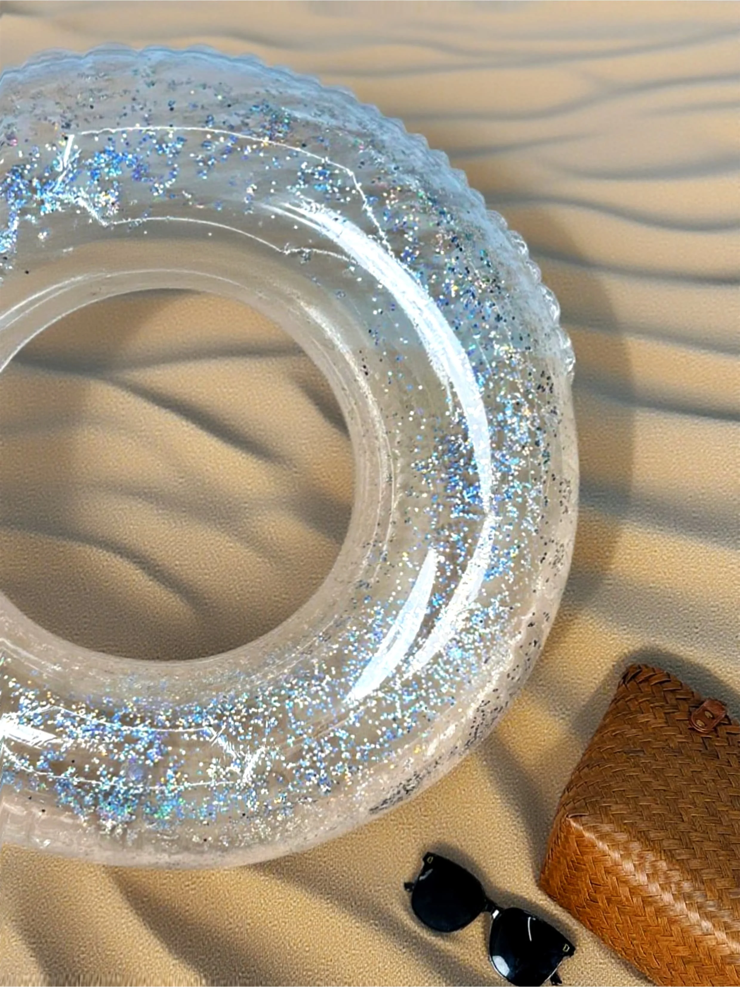 1個の透明なスパンコールで装飾された浮き輪、プールやビーチパーティー、リラクゼーションに最適な夏のギフト