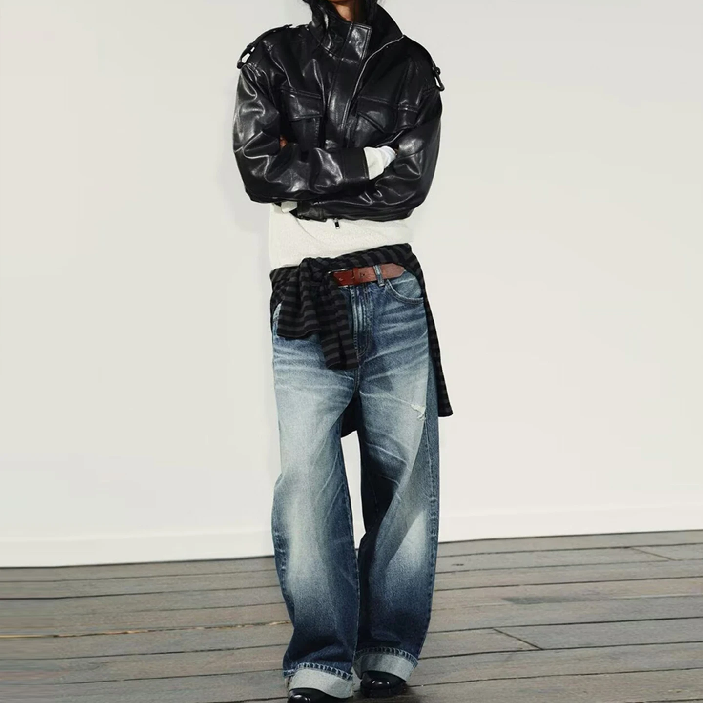 سترة نسائية جلدية لخريف 2025 جديدة Sle ثلاثية الألوان كيت مزينة بحامل معطف جلد مزيف ملابس خارجية مناسبة #2