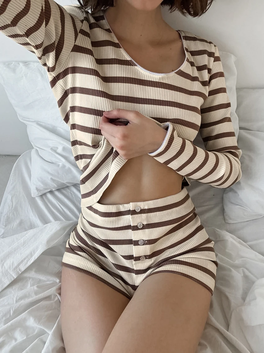 Marthaqiqi Striped Women Nightwear Set V-Neck Sleepwear Long Sleeve Nightgowns Shorts Casual Ladies Ladies Pajamas 2 Piece Suits