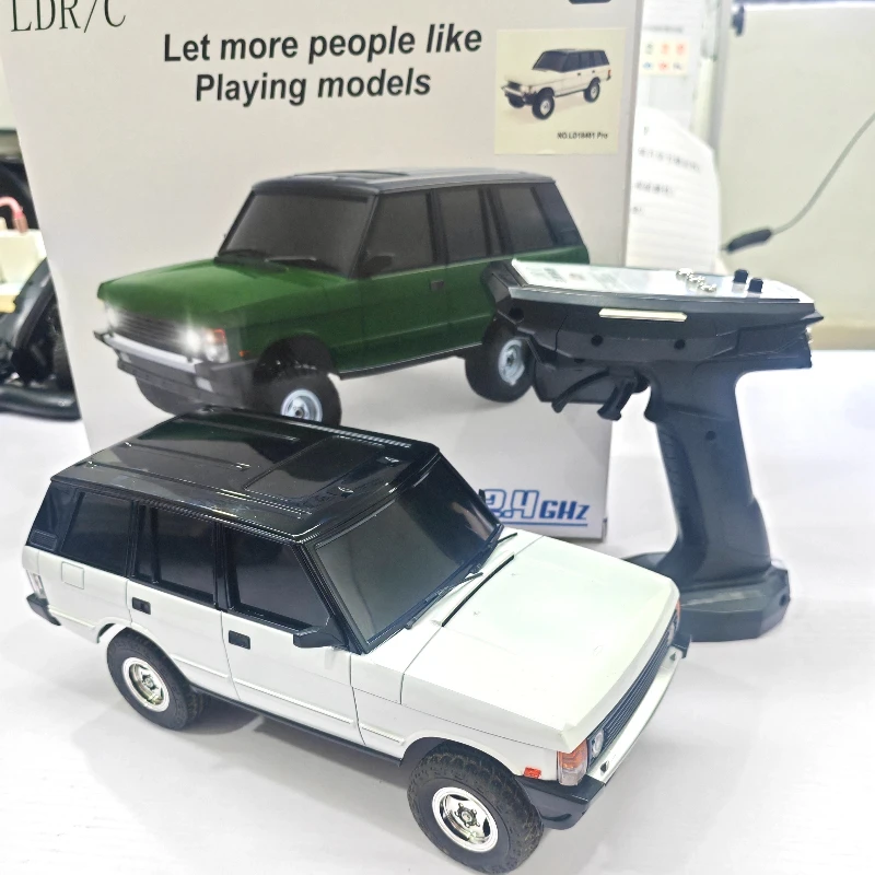 

LD18401PRO Brushless Motor Off-Road Climbing Vehicle 4WD Full-Proportion Throttle Steering RC Car Toy for Kids And Adults