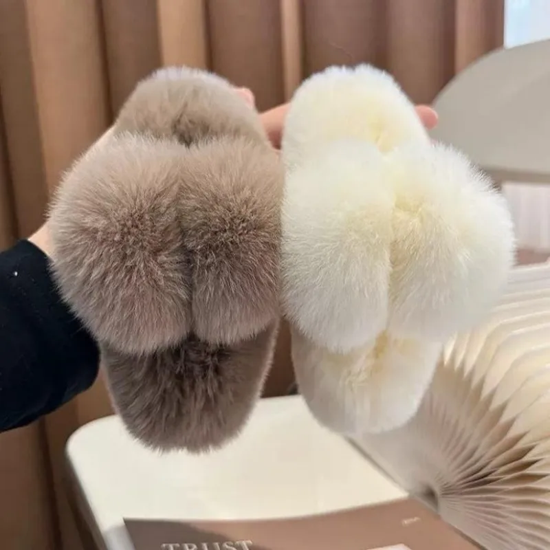 Übergroße Plüsch-Winterklammern für dickes Haar | Back-Of-The-Head Bun Styles | Weicher und warmer Haarschmuck aus Kaninchenfell für Damen – Detail 5