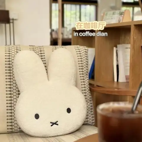 Miffy Black Eyes Söt docka plyschleksak Kawaii sängkudde mjuk bekväm soffa kudde kudde presentleksaker för flicka och pojke 10 best sales Miffy Nattlampa - №7