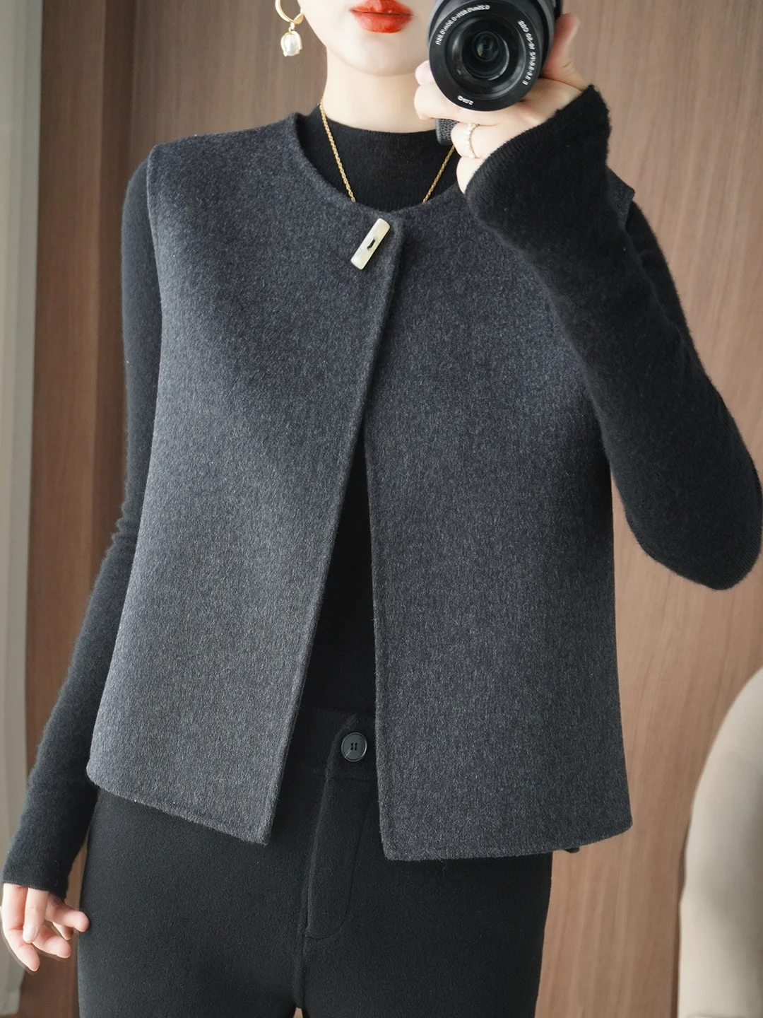 เสื้อกั๊กขนสัตว์สองด้านสไตล์จีนใหม่สำหรับผู้หญิง รุ่น Svel Jaet สำหรับฤดูใบไม้ร่วงและฤดูหนาว สไตล์วินเทจ ไม่มีป้าย  ใส่ทำงาน  ทรงหลวม