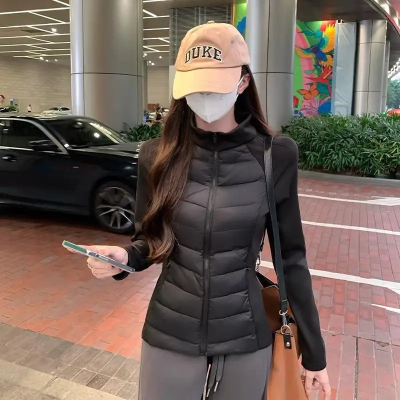 

Черная легкая хлопковая куртка для женщин, зима 2025, новый облегающий, привлекательный и теплый короткий спортивный топ для миниатюрных размеров