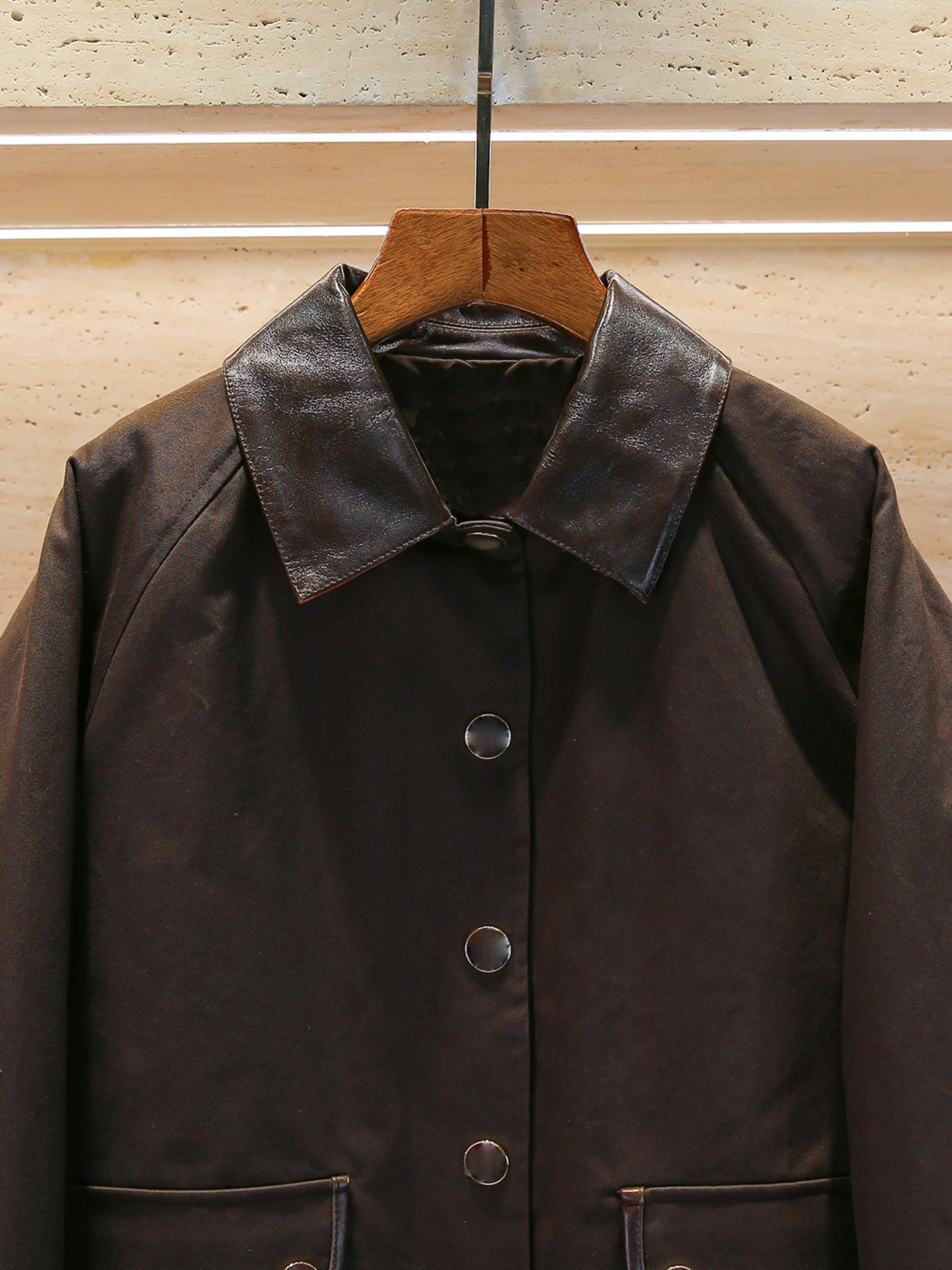 S Home South Oil High End Women's Faion 2025 Autumn Winter Hepburn Sle Versatile Leather Jaet Coat Classic Commute Sle