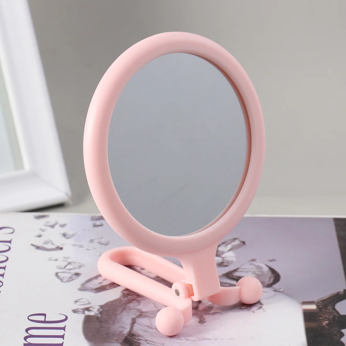 Round Folding Compact Mirror Premium Quality Portable Lightweight Stylish Design Suitable for Handbag Or Pocket