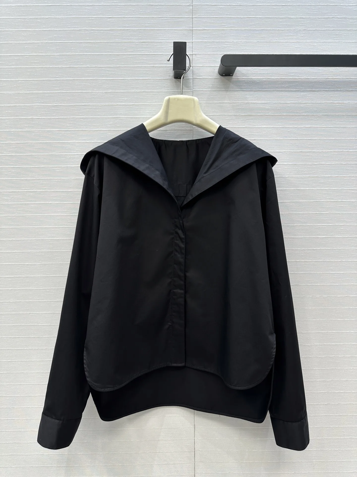 Wysokiej jakości jesienna nowość: damska koszulka z kapturem, długi rękaw, modna i uniwersalna koszulka z kapturem i dekoltem w serek.