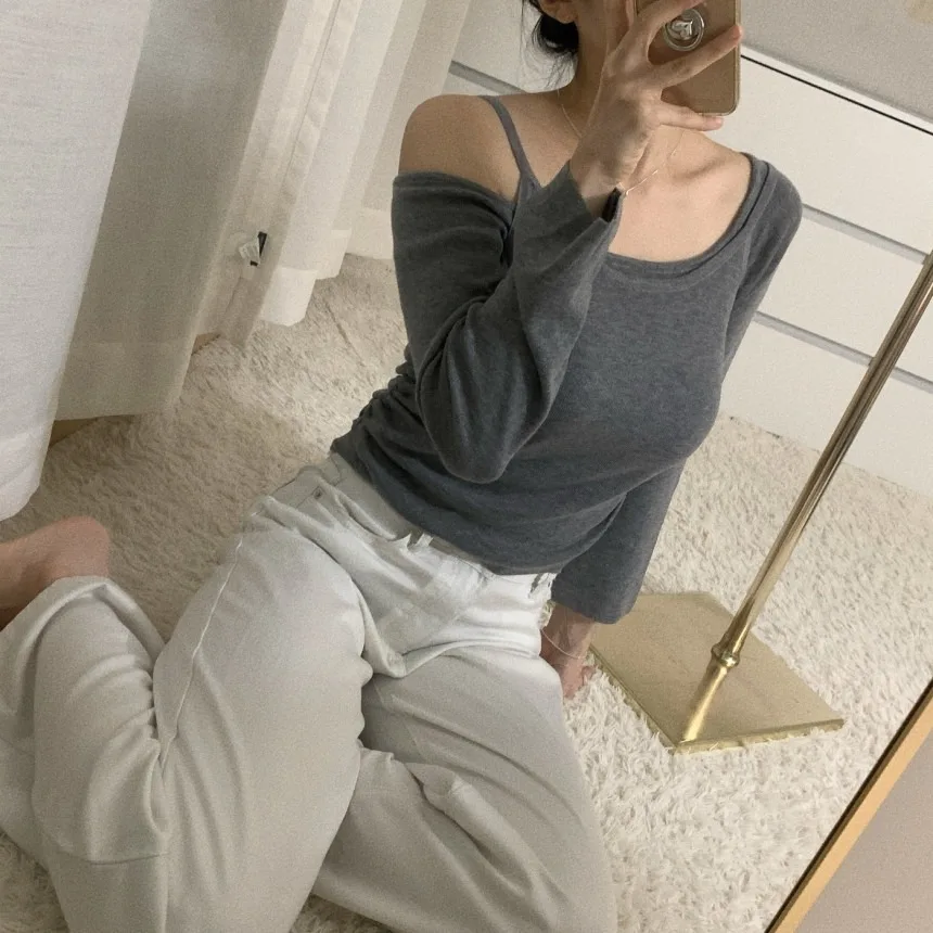 Fashionable Minimalist Knitted One-Shoulder Set Autumn Winter New Arrival Women's Long Sleeve Polyester Fiber Ensemble