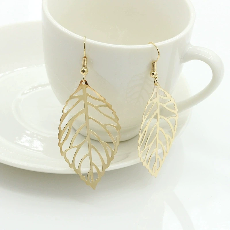 Hollow Out Leaf Dangle Earrings for Women Vintage Golden Silver Color Thin Metal Plant Hook Drop Earrings Simple Daily Jewelry
