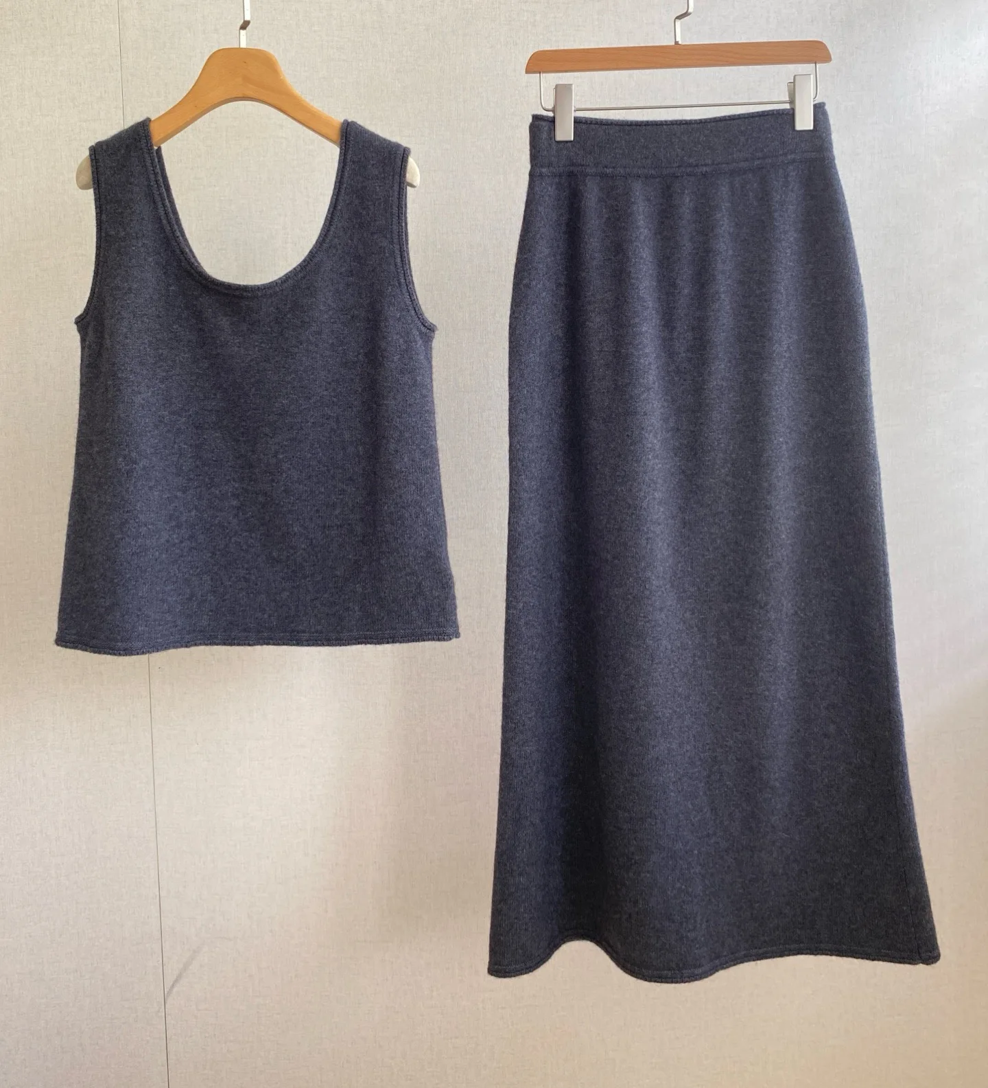 Minimalist Knit Matching Set U-Neck Sleeveless Tank Top & High Waist Flowy Midi Skirt For Women