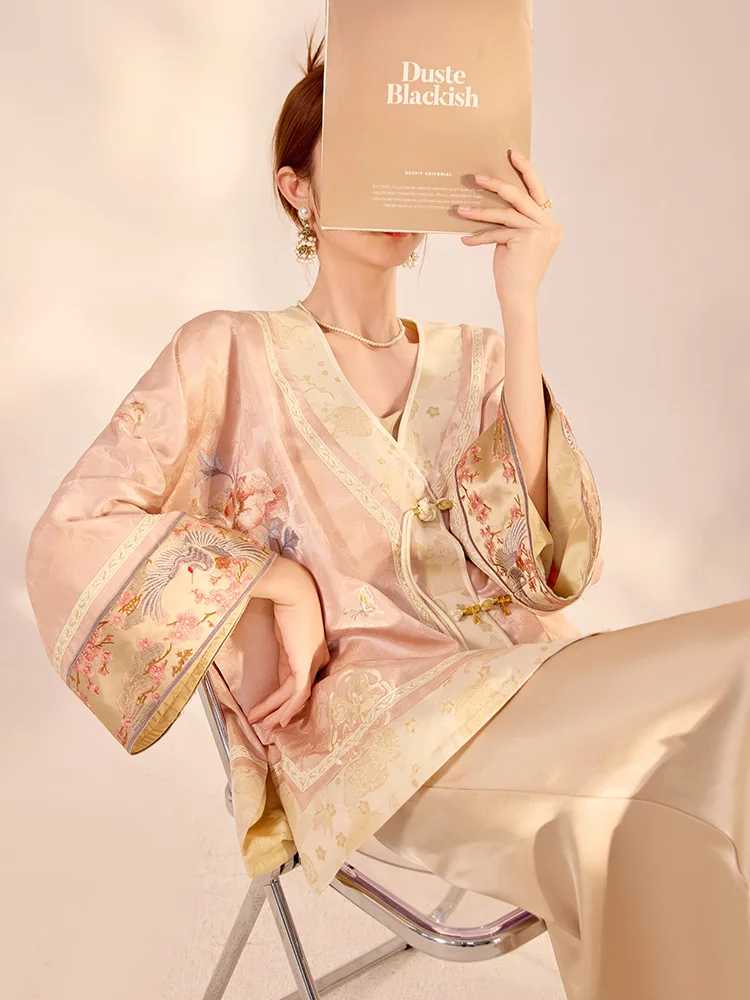 Spring 2026 New Chinese Embroidered Top for Women's New Chinese Fashion Style Vintage Coats Loose Costume