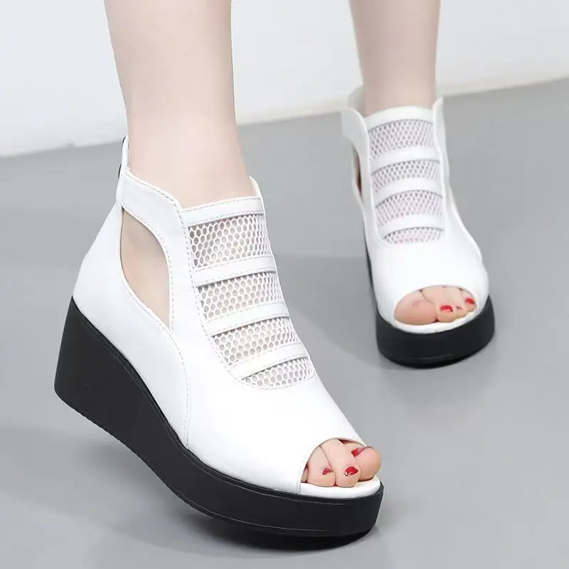 

Женские летние кожаные сандалии с открытым носком и толстой подошвой, нескользящие дышащие высокие ботинки, крутые ботинки, сандалии на танкетке большого размера