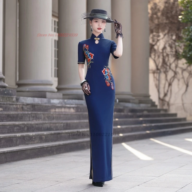 

Китайское винтажное платье 2025 года, улучшенное Cheongsam Qipao, национальная цветочная вышивка, банкетное вечернее платье Ципао для выступлений на сцене