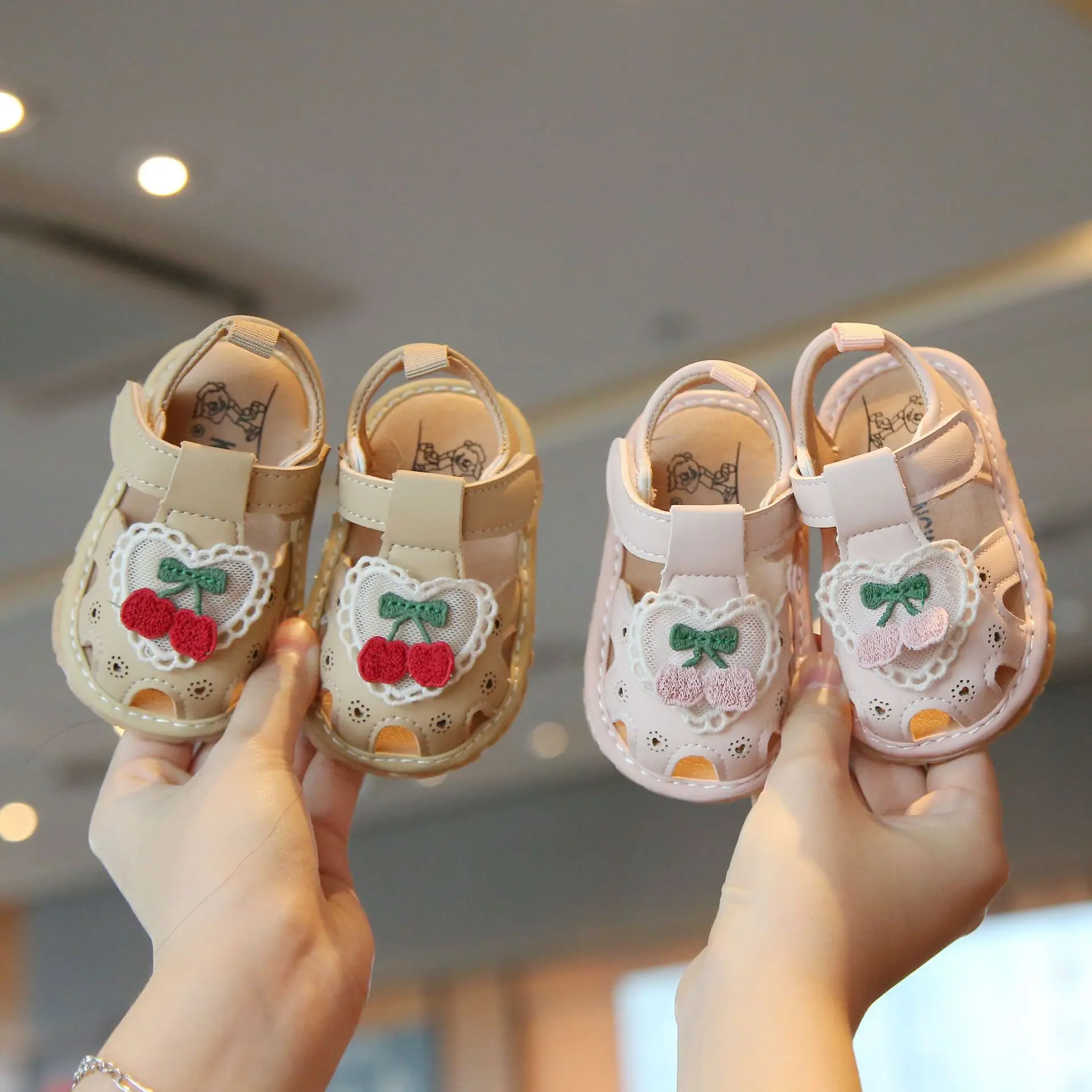 

Female Baby Wrap Head Sandals Summer Call Shoes Cute Soft Bottom Non-slip Anti-Collision Baby Shoes Sweet Cherry Princess Shoes