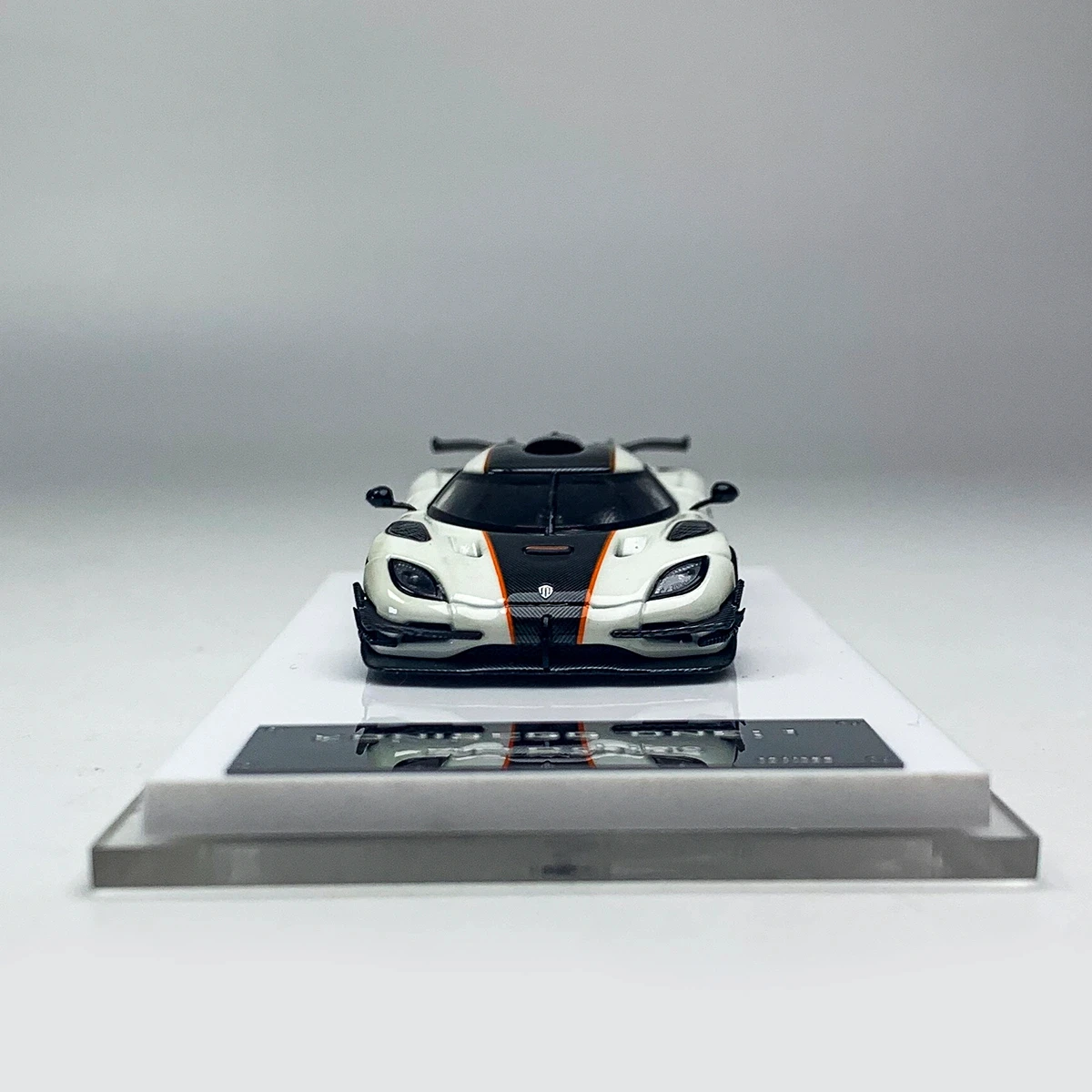 Stocks POP Shine 1:64 Diecast Koenigsegg ONE 1 Luminous White Color In 2024