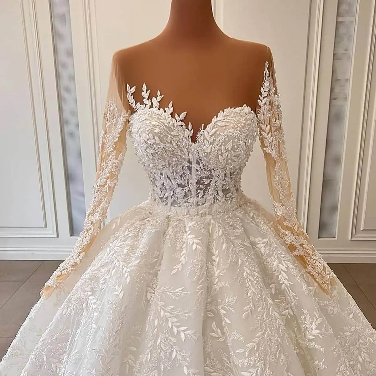 Vestido de casamento clássico para mulheres, decote transparente, mangas compridas, vestido de noiva, lantejoulas, apliques de renda, trem de varredura, vestidos personalizados