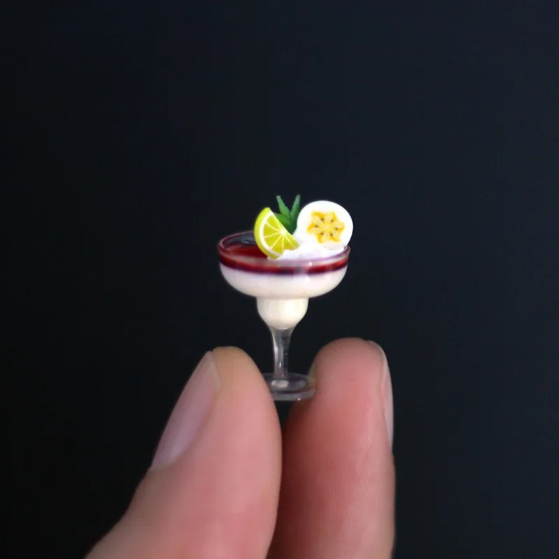 1: 12 Mini Simulation High footed Cup Yogurt Ice Cream Cup Ornament Miniature Beverage Model Dollhouse Accessories