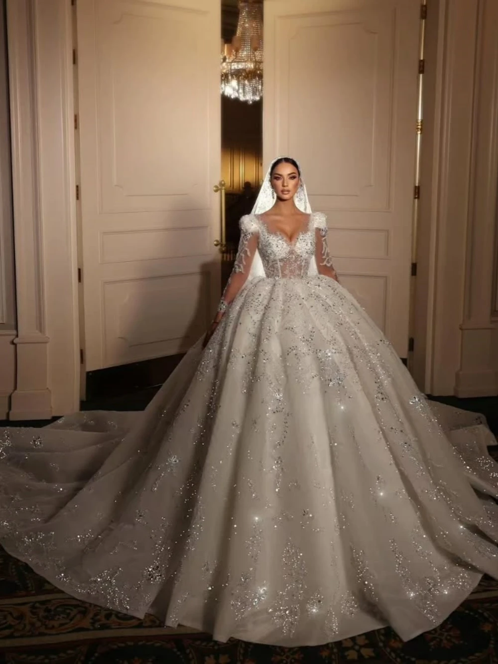 Ilusão brilhante frisado manga longa vestido de casamento luxuoso strass vestido de noiva 2025 vestidos modestos personalizados para noiva