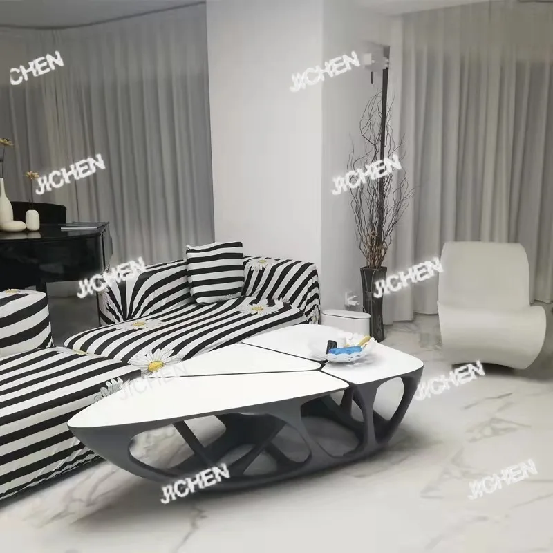 

Треугольный журнальный столик, многоугольный, простой полый чайный столик специальной формы, модель комнаты отеля, виллы