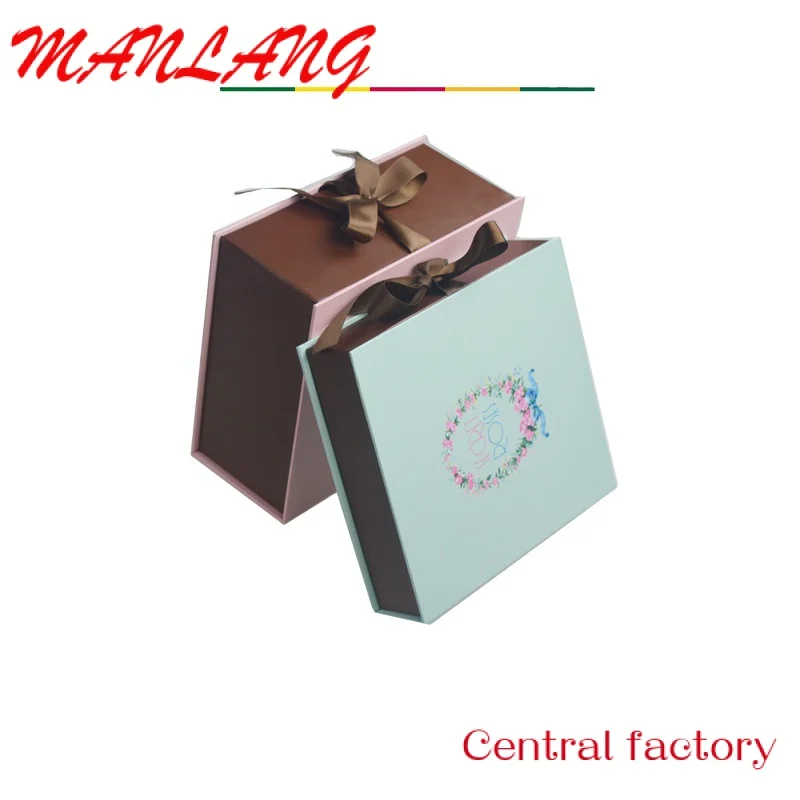 Custom  Custom Logo Luxury Cardboard Magnetic Folding Gift Box With Ribbon Closure