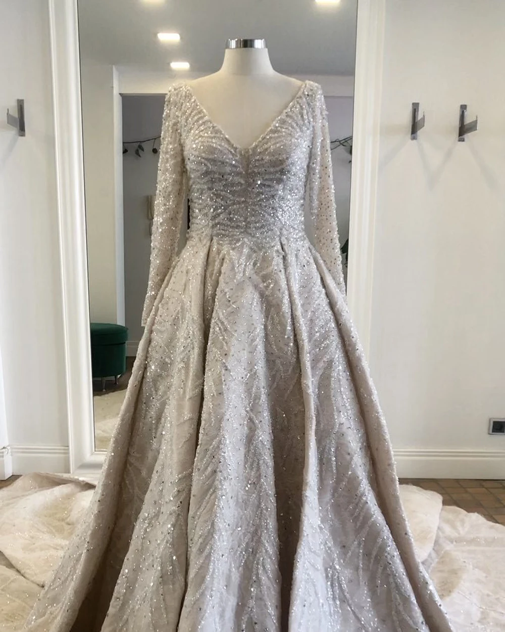 Vestidos De novia De lentejuelas con cuentas De lujo, Vestido De novia De manga larga con cuello en V, Vestido De novia Formal exquisito para fiesta De noche personalizado