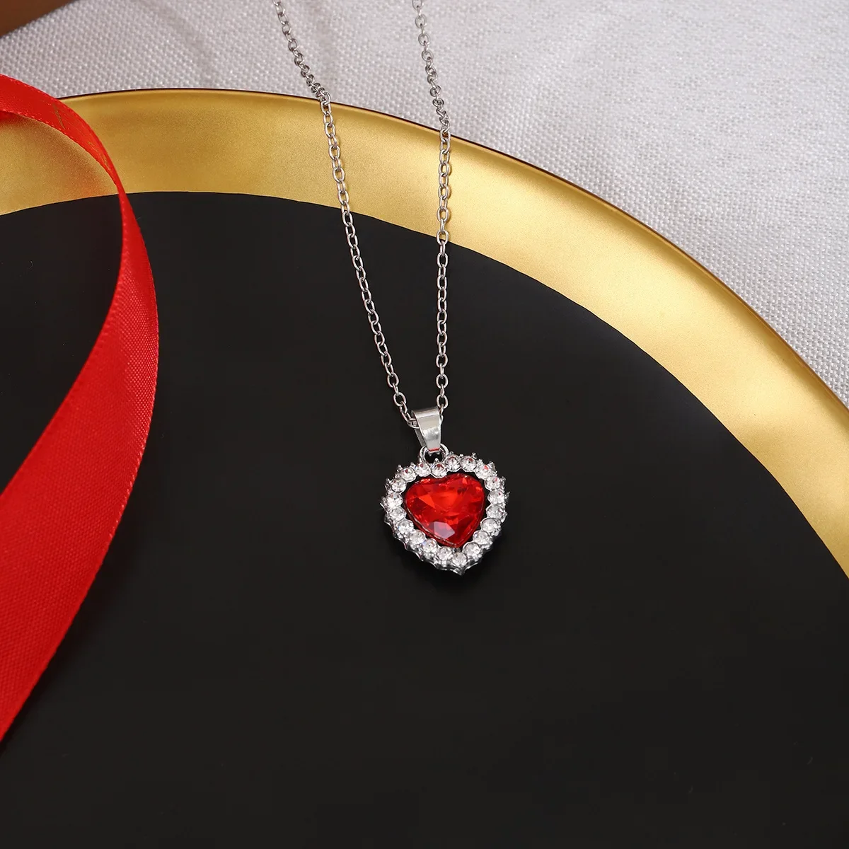 Elegant Red Heart Necklace for Women Luxury Minimalist Fashion Jewelry Stylish Accessory