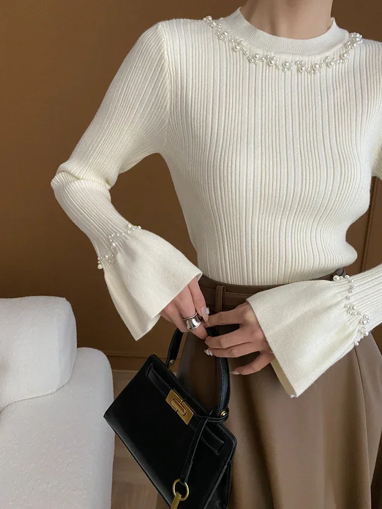 เสื้อไหมพรมแขนบาน แฟชั่นประดับมุก คอกลม เสื้อแขนยาวผู้หญิง รุ่นใหม่ ฤดูใบไม้ร่วง 2025 ทรงเข้ารูป เสื้อสเวตเตอร์ถัก