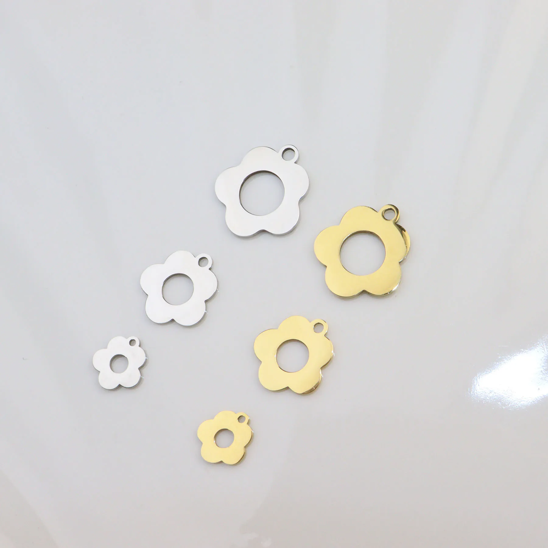 10pcs Stainless Steel Mirror Polish Flowers Leaf Charms DIY Handcraft PVD Plated Waterproof Antiallergic