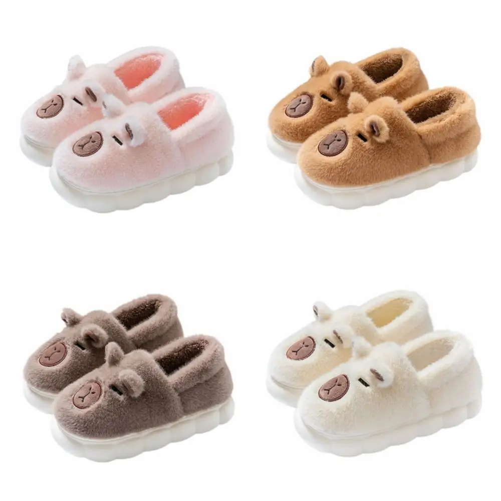 Homewear Capibara Pantofole in peluche Morbide antiscivolo Pantofole pelose in cartone animato Addensare calde scarpe invernali in cotone con suola spessa per interni