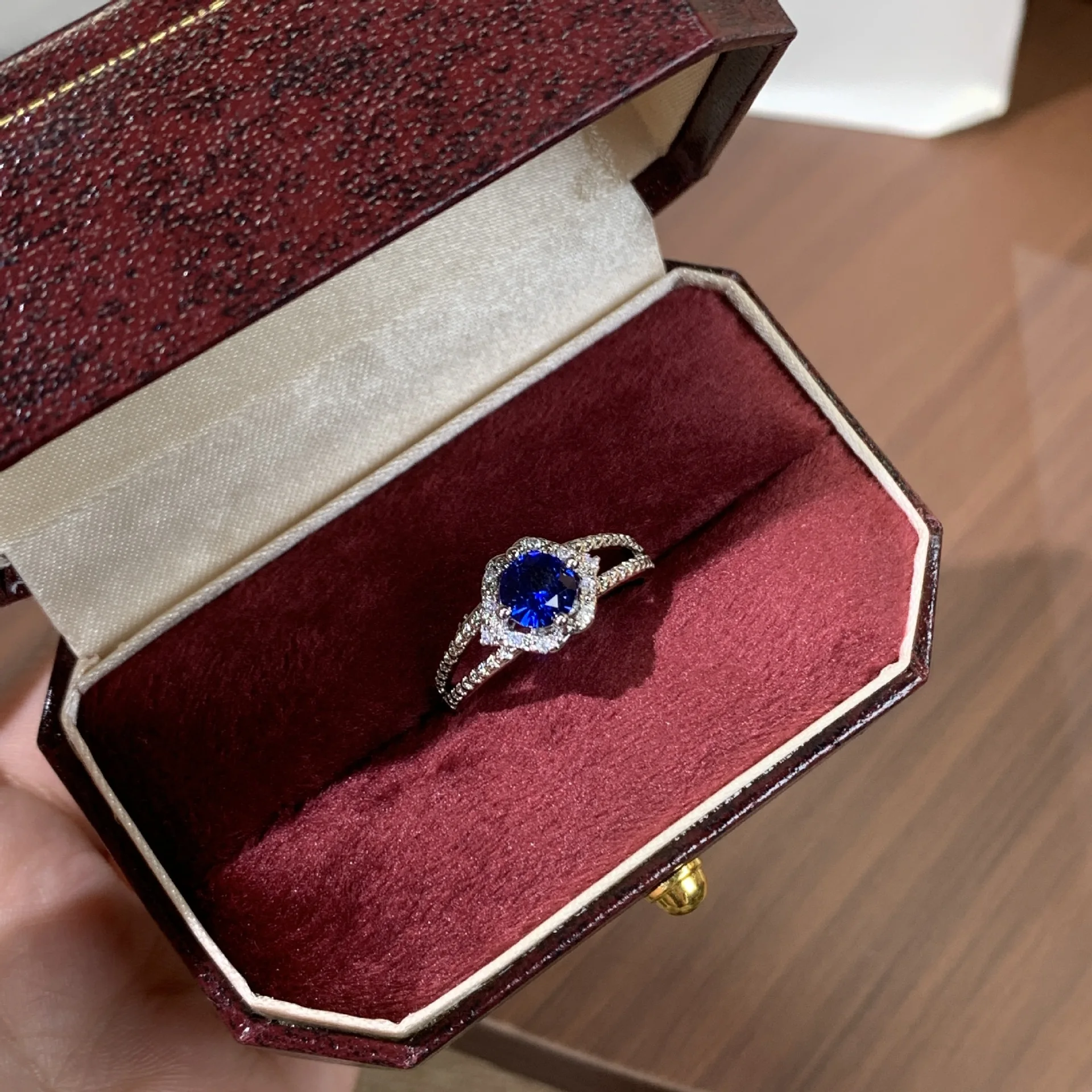 Luxury-sleek fashion multi-purpose cultivating gemstone open-ended adjustable niche design high-end ring jewelry for women