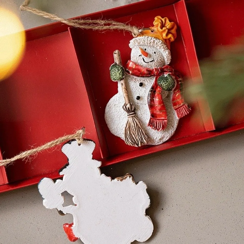 Cartoon Natale Ornamenti appesi Fatti a mano fai da te artigianale Pupazzo di neve Ciondolo in resina Figurina di Babbo Natale Decorazione dell'albero di Natale