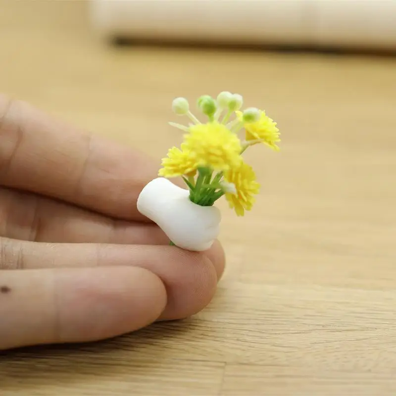 ⭐HOT❗ 2Pcs 1/12 Dollhouse Miniature Handheld Flower Model Wall Hanging Decoration Doll House Accessories Kids Pretend Play Toys