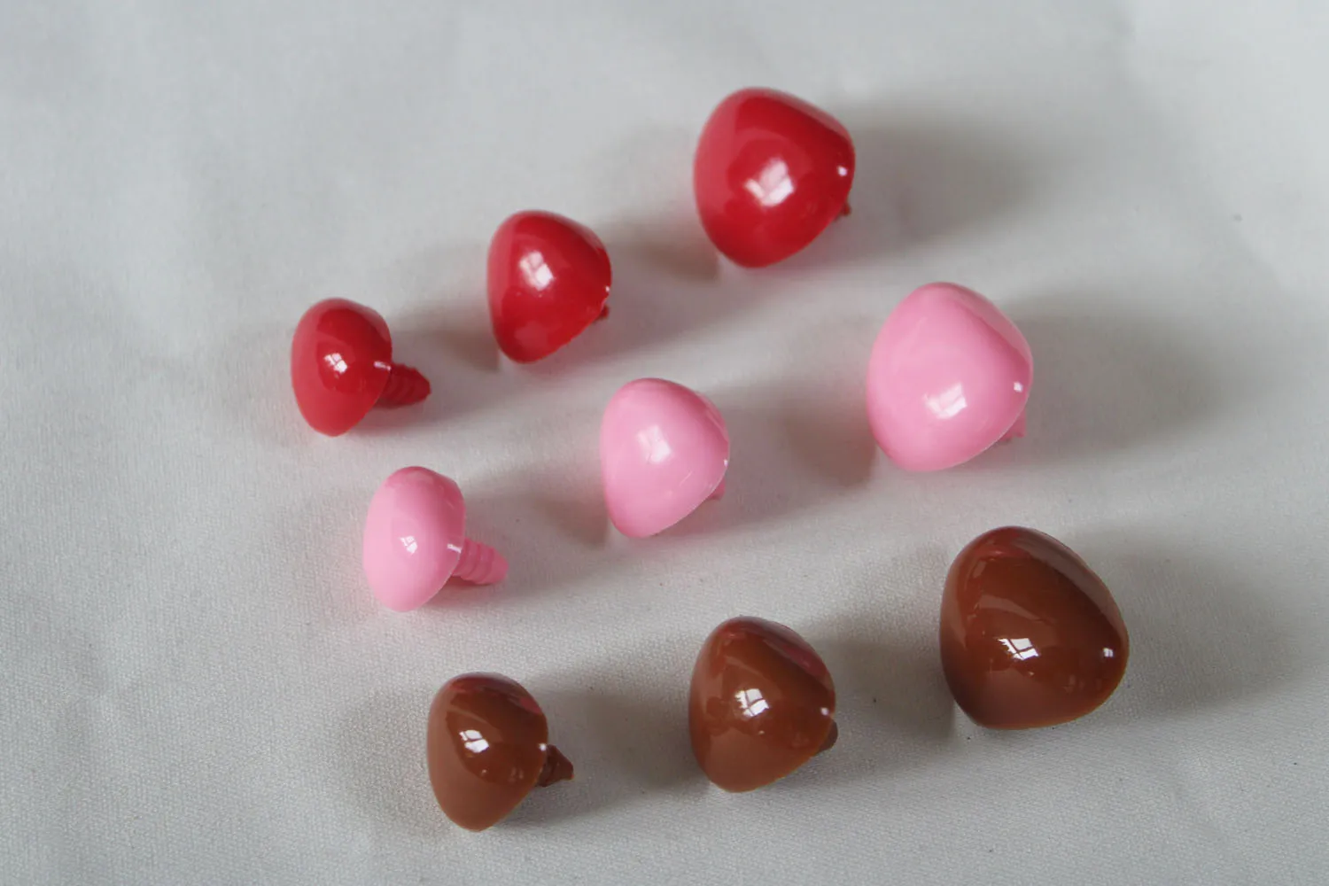 Nez de jouet de sécurité en plastique, 30 pièces/lot 26mm 29mm 35mm rouge/marron/rose Triangle, jouets de sécurité et rondelle douce pour poupée de bricolage-option de couleur