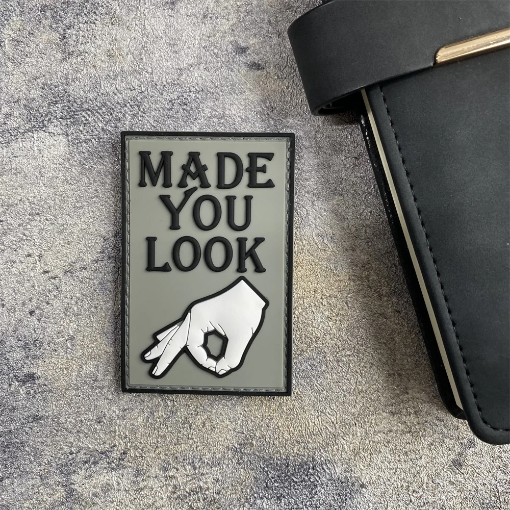 بقع شارة المعنويات البلاستيكية التكتيكية ، خطاف الإيماءة وحلقة ، شارة ، الجيش العسكري ، إكسسوارات حقائب الظهر ، ملصقات ، جعلتك تبدو