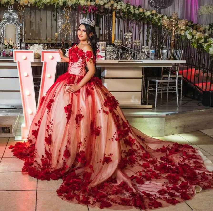 Cenerentola Red Quinceanera abiti in rilievo formale Prom 3D fiori Lace Up abiti da laurea Princess Vestidos De 15 aecos 2023