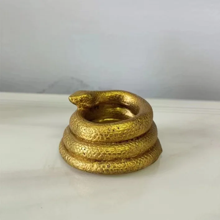 Portacandele serpente d\'oro Vintage stufa di incenso resina camera da letto per uso domestico ornamenti per ufficio Lucky Fortune Zodiac Snake Gifts