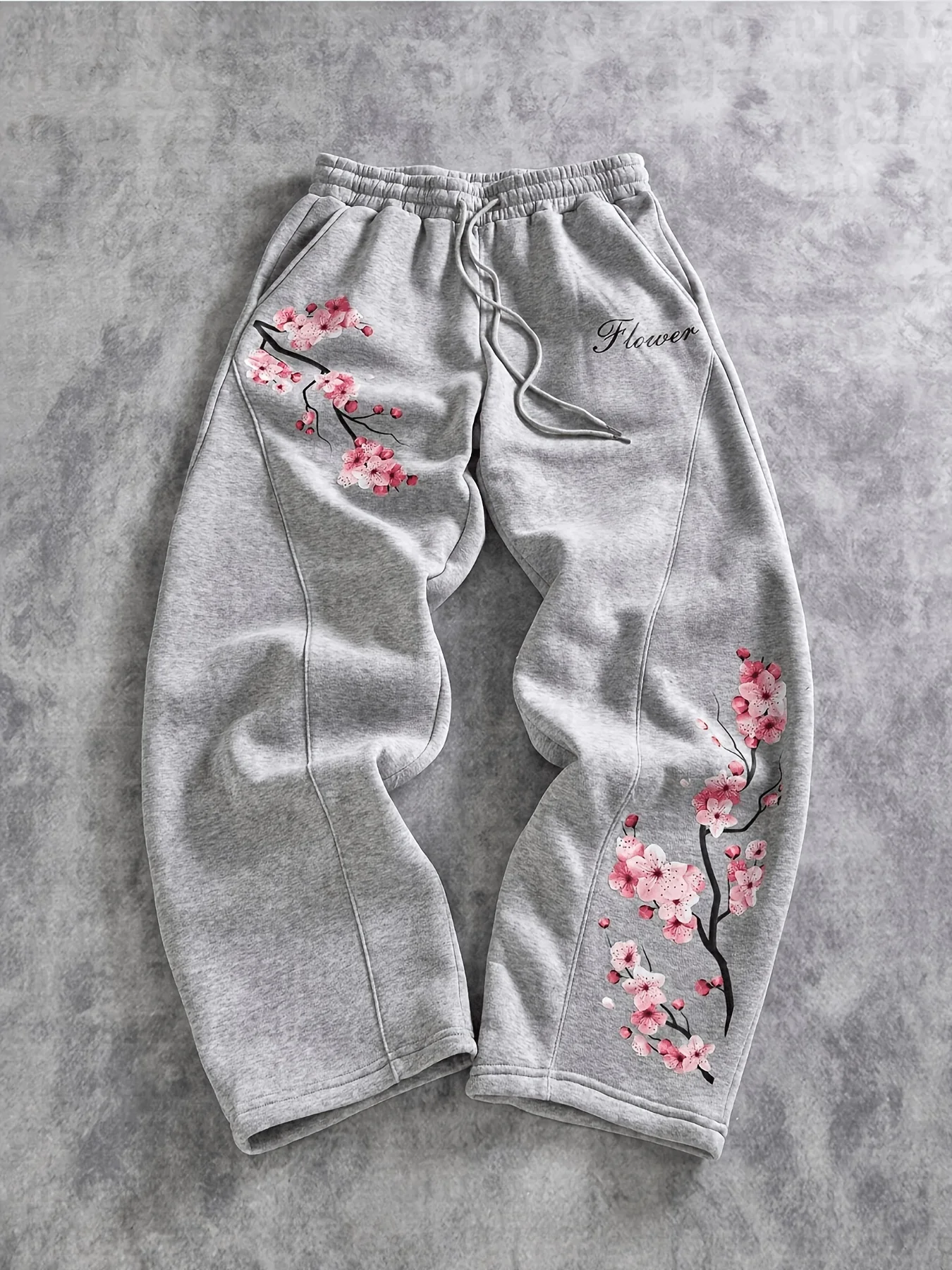 Herren-Sport-Hose mit Kirschblütenmuster in Rosa und Blumen-Buchstaben-Print | Frühling Sommer Y2K Street Style Jogginghose mit Blumen- und Zweigmuster – Detail 4