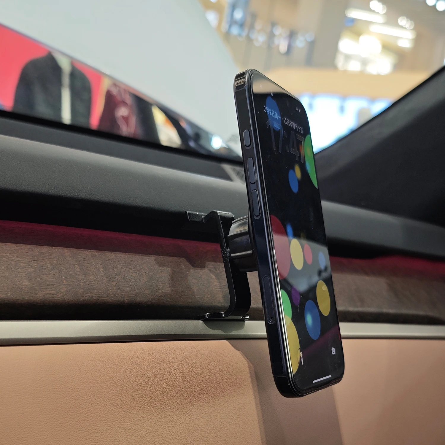 

Car Phone Holder for ONVO L90 Car Phone Mount Stand for ONVO L90 Magnetic Clamping type Vehicle Bracket for ONVO L90