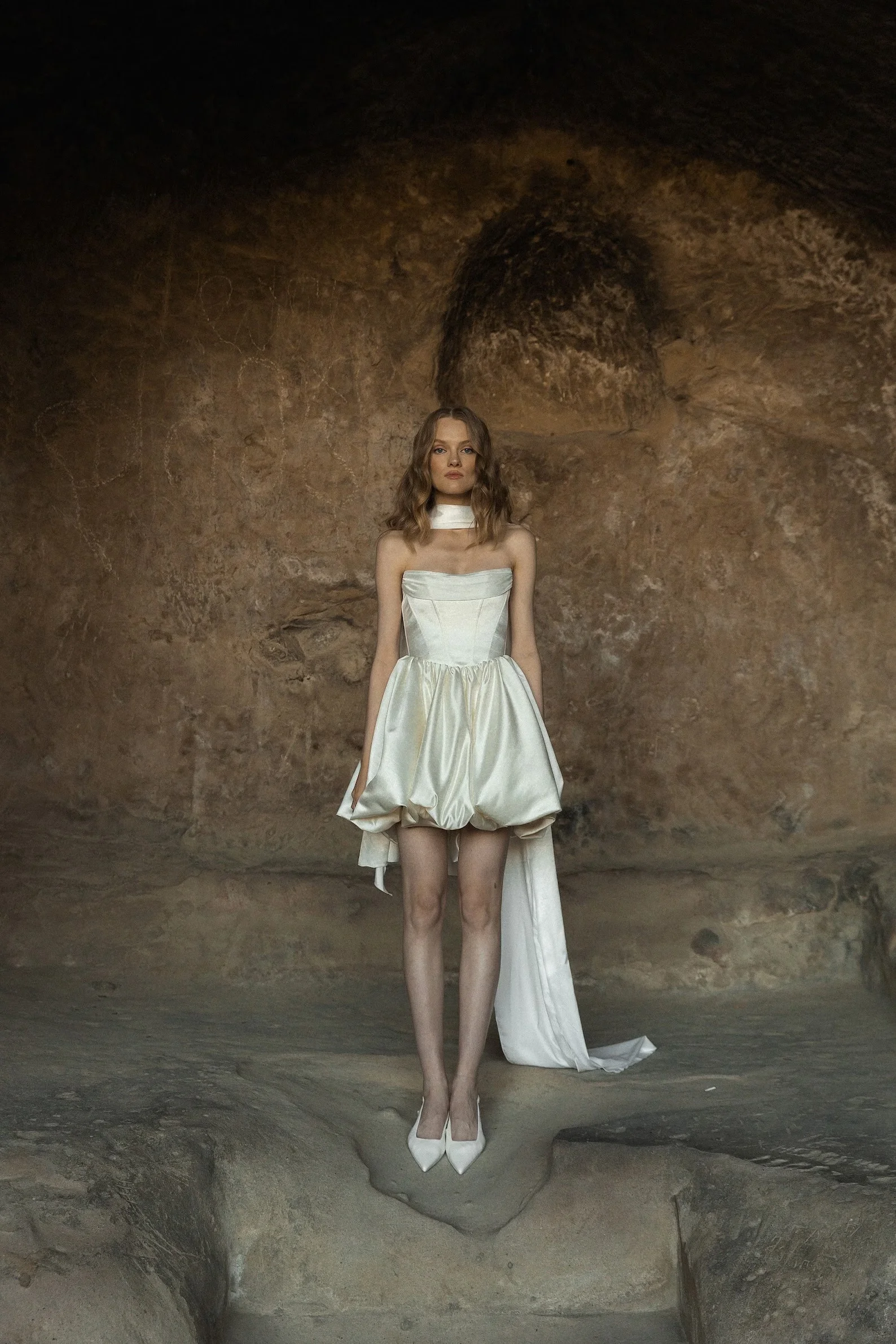 Personalizzato 2026 Nuovo elegante mini lunghezza al ginocchio A-Line pieghettato palla di fidanzamento abito da sposa abito da sposa principessa sexy senza schienale