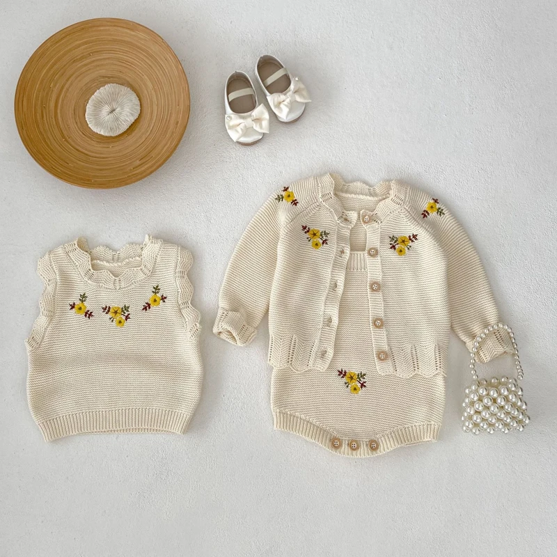 Autumn New 0-3 Year Old Baby Cotton Knitted Embroidered Three Piece Set for Infants and Girls, Vest+Cardigan+Romper